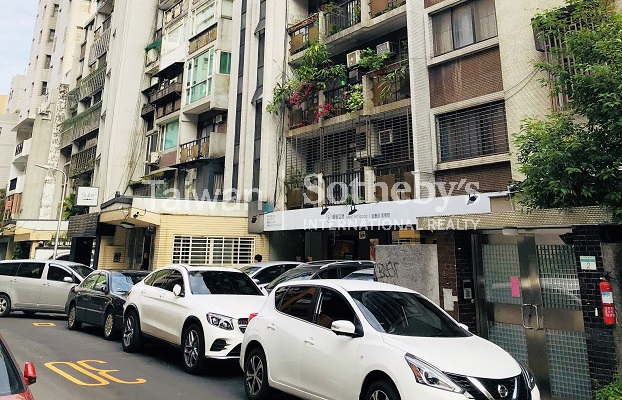 忠孝敦化商圈店面建物外觀